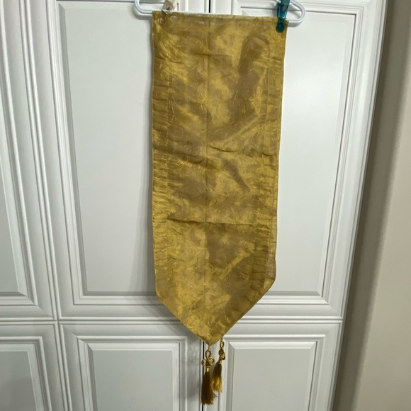 Set of 2 Gold Table Runners with Tassels on Each End - Picture 2 of 10